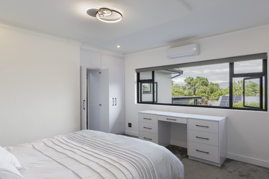 4 Bedroom Property for Sale in Helderrand Western Cape